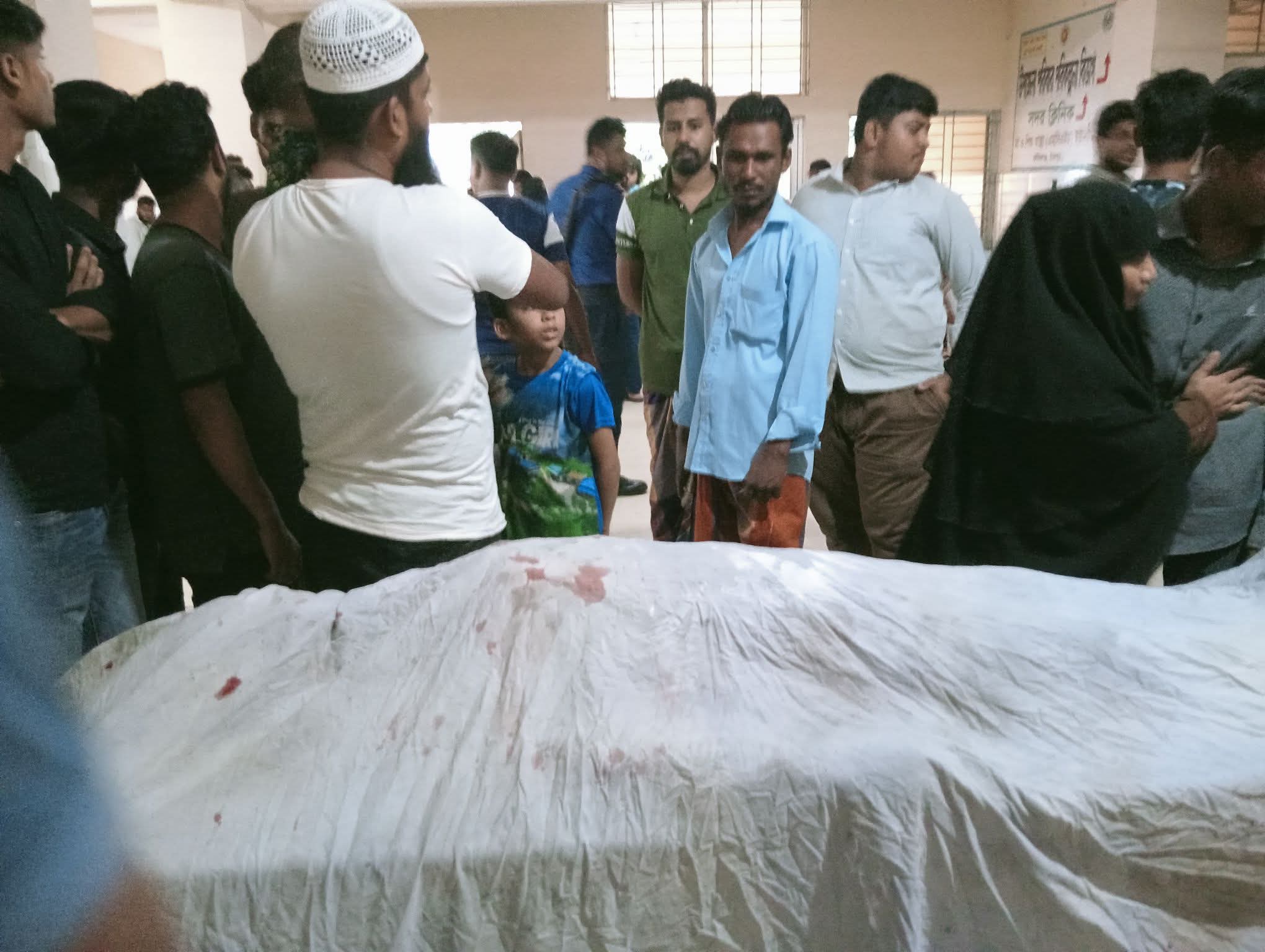 মেয়ের জন্য পাত্র দেখে ফেরার পথে প্রাণ গেল বাবার