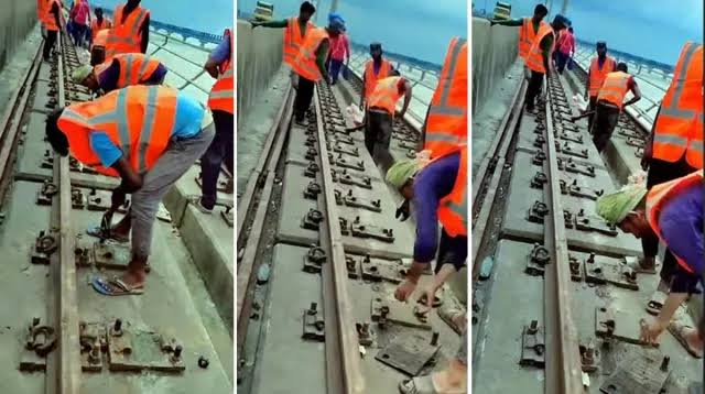 যমুনা সেতু থেকে সরিয়ে ফেলা হচ্ছে রেললাইন