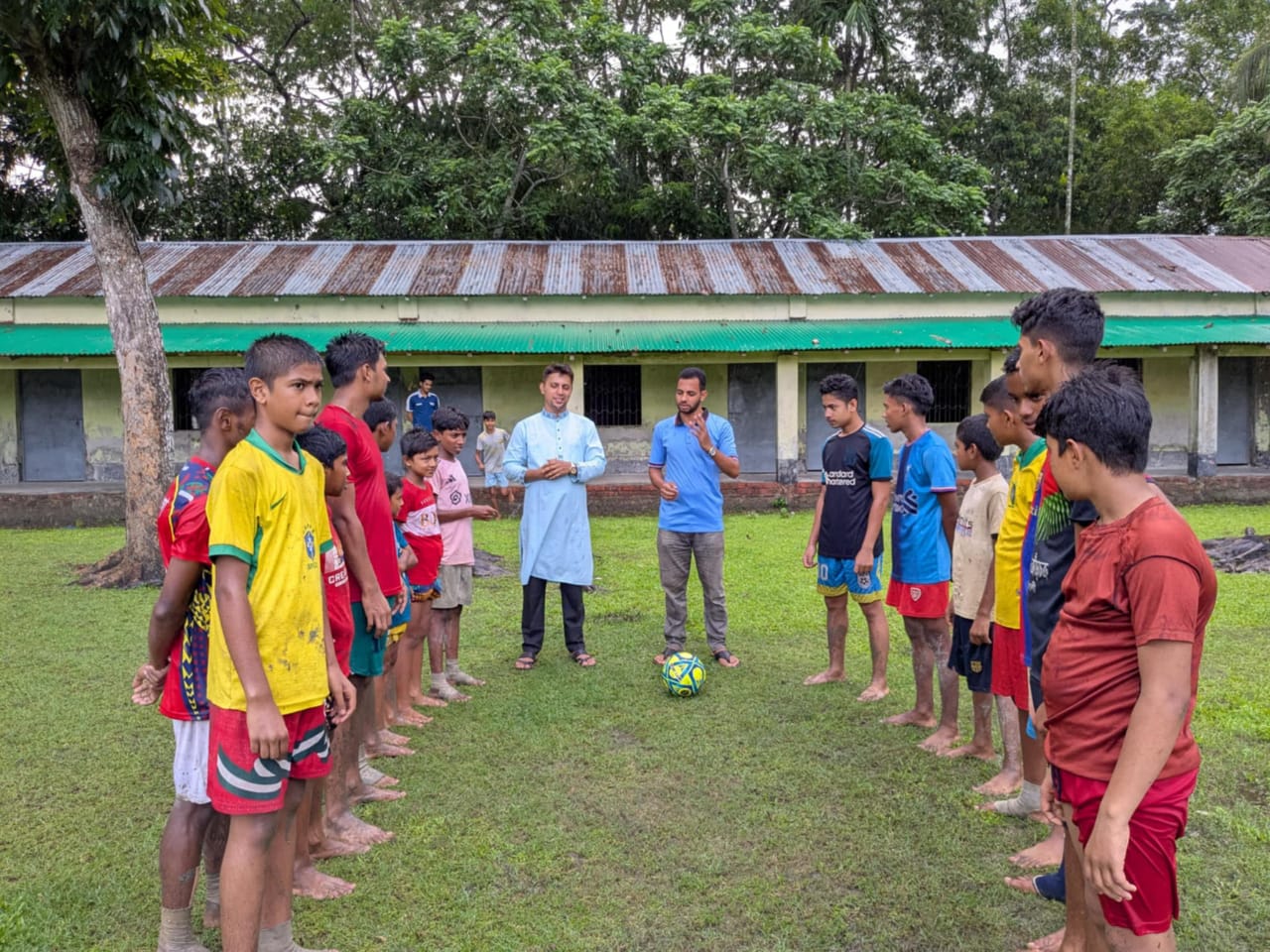 মাদকমুক্ত সমাজ গঠনে ইয়ুথ পাওয়ার পটুয়াখালীর ক্রীড়া উপহার কর্মসূচি