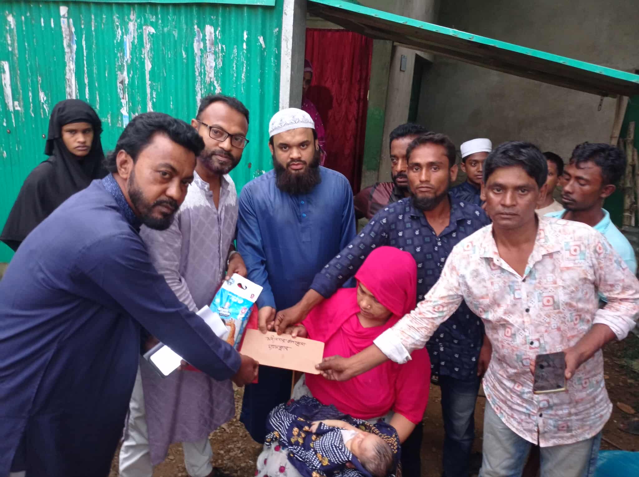 পরিত্যক্ত অবস্থায় পরে থাকা নবজাতকের পাশে মধ্যনগর উপজেলা প্রেসক্লাব