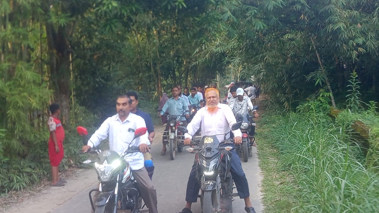 ফরিদগঞ্জের ৮নং পাইকপাড়া দক্ষিণ ইউনিয়ন বিএনপি’র মোটরসাইকেল শোভাযাত্রা ‎