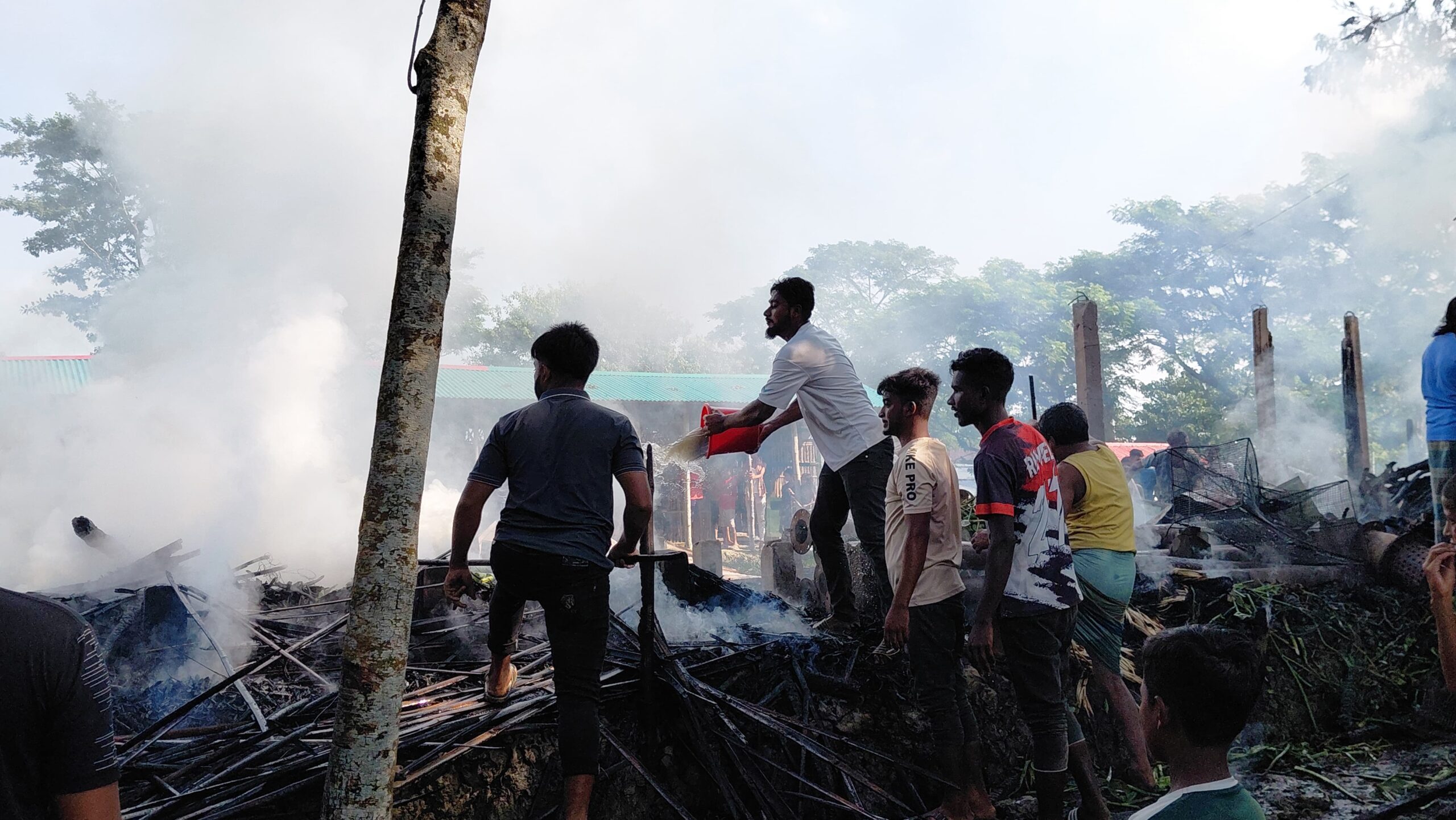 শান্তিগঞ্জের পশ্চিম পাগলা ইউনিয়ন চেয়ারম্যানের গুদাম ঘরে আগুন-৫ লক্ষাধিক টাকার ক্ষয়ক্ষতি