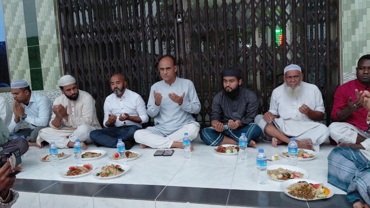 আব্দুল মতিন মেমোরিয়াল ট্রাস্টের উদ্যোগে ইফতার মাহফিল