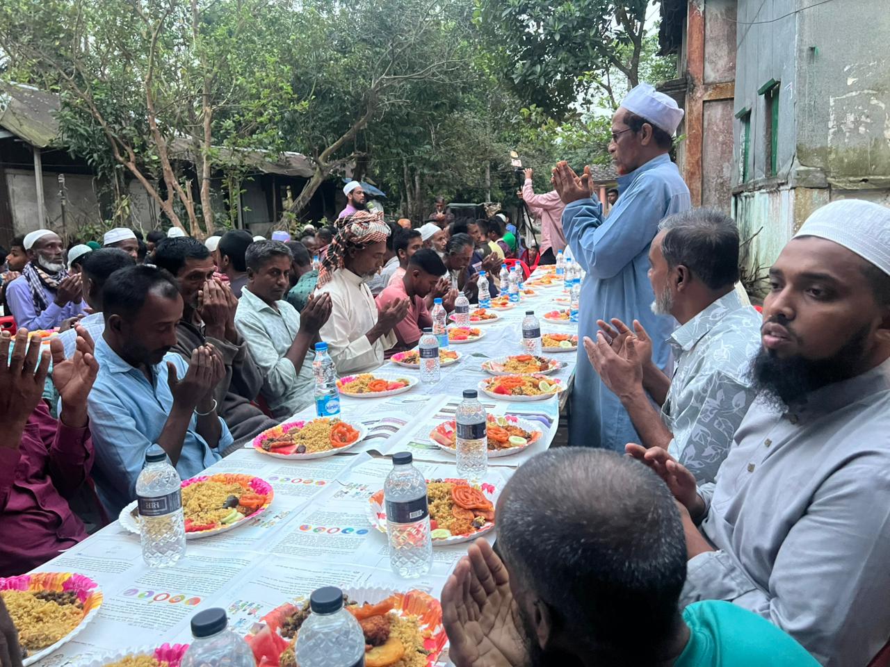 শান্তিগঞ্জে বিএনপি নেতার বাড়িতে ইফতার
