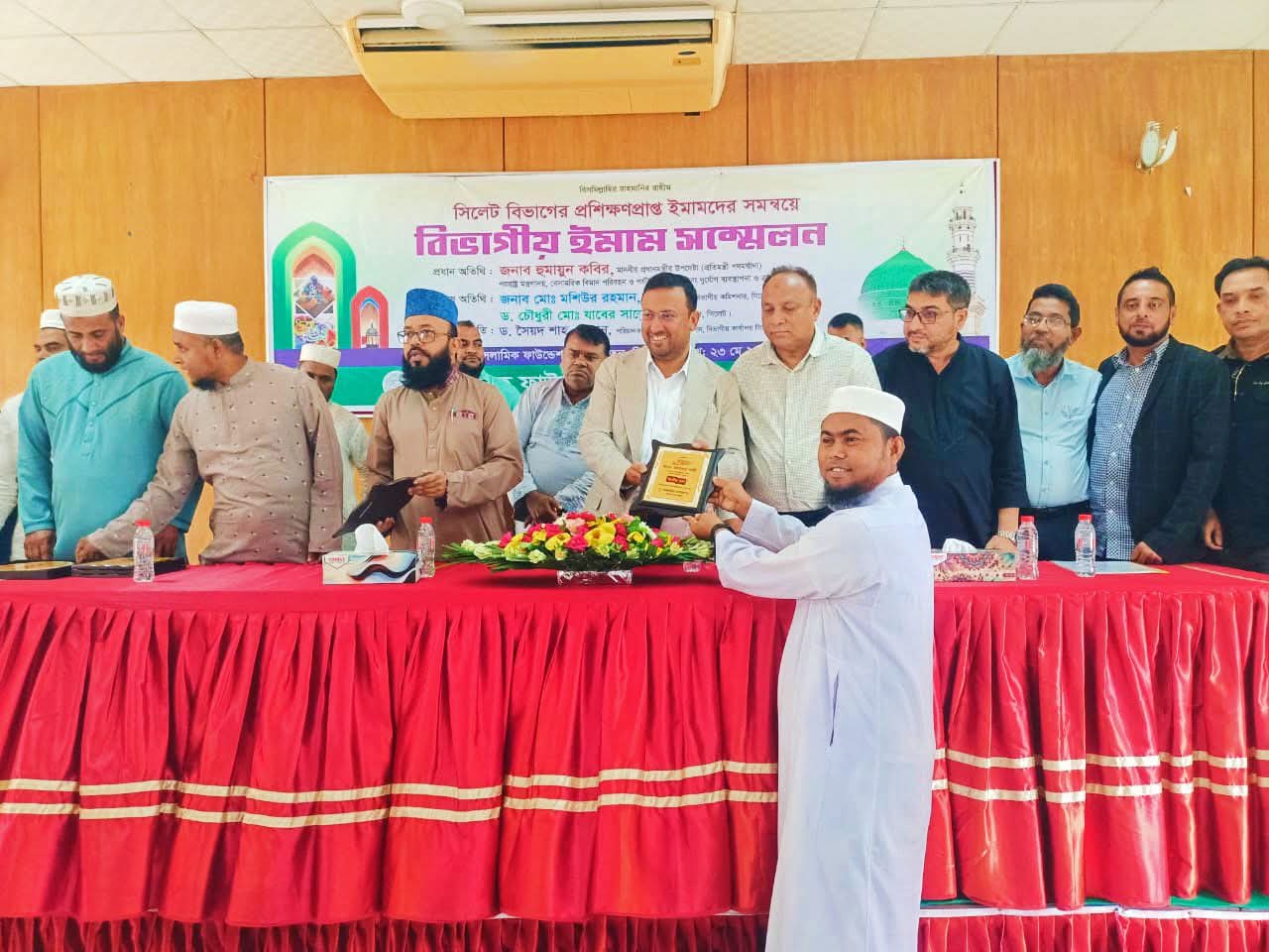 বিভাগীয় ইমাম সম্মেলনে আবারও শ্রেষ্ঠ ইমাম নির্বাচিত: হাফিজ মাওলানা আহমদ শফী