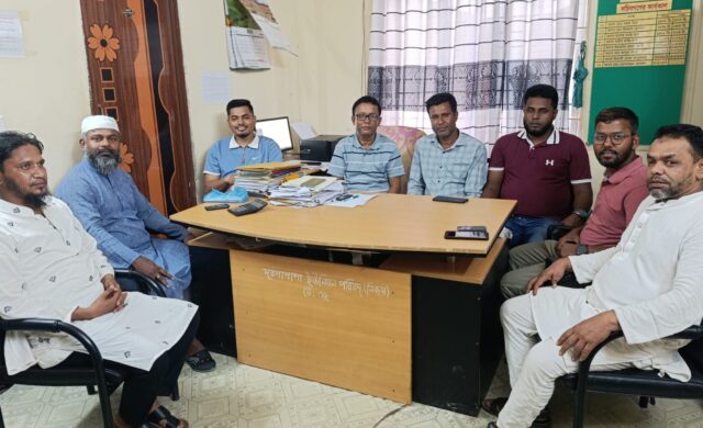 জন্মদিনে প্রশাসনিক কর্মকর্তার সাথে সৌজন্য সাক্ষাৎ ও মতবিনিময় সভা