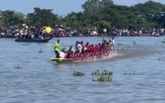জগন্নাথপুরে নৌকা বাইচ: নদীর তীরে উৎসুক জনতার ঢল