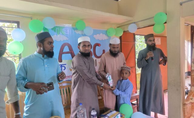 সিলেটের মংলিপাড়ায় মাদরাসাতুল মদিনা ও খাদিজাতুল কুবরা (রাঃ)-এর অভিভাবক সমাবেশ ও পুরস্কার বিতরণ