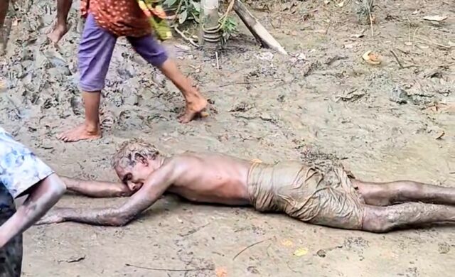 আগুনে পাঁচ ঘর পুড়ে ছাই, খোলা আকাশের নিচে দিনমজুর বাবুল দেবের পরিবার: বাবুল দেবের পাশে দাঁড়ানোর আহ্বান সচেতন মহলের সব ধরণের সহায়তার আশ্বাস ইউএনও’র