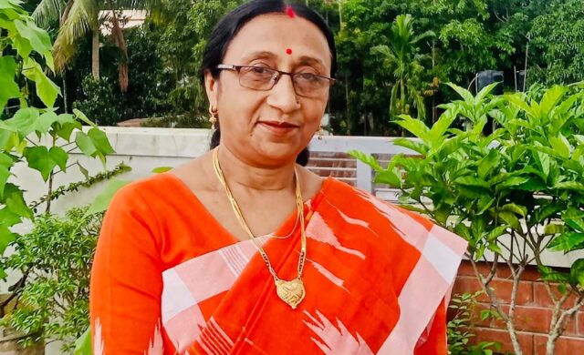 শিক্ষায় অবদানের স্বীকৃতি পেলেন শান্তিগঞ্জের রুমা চক্রবর্তী