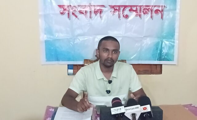 জমি দখল ও চাঁদা দাবিতে প্রবাস ফেরত যুবকের ওপর হামলা ও কেটে ফেলার হুমকি দেওয়া হয়, সংবাদ সম্মেলনে বিচার ও নিরাপত্তার দাবি