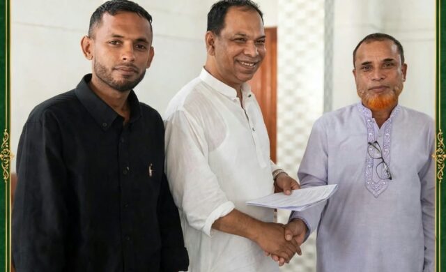 শান্তিগঞ্জের বেতকোনায় রাস্তা পাকা করার দাবিতে সংসদ সদস্য এম কয়ছর আহমদের নিকট আবেদন জানালেন গ্রামবাসী